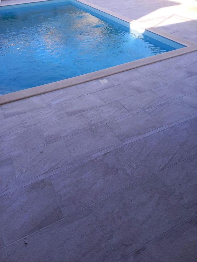 Star With Pool Apartment *