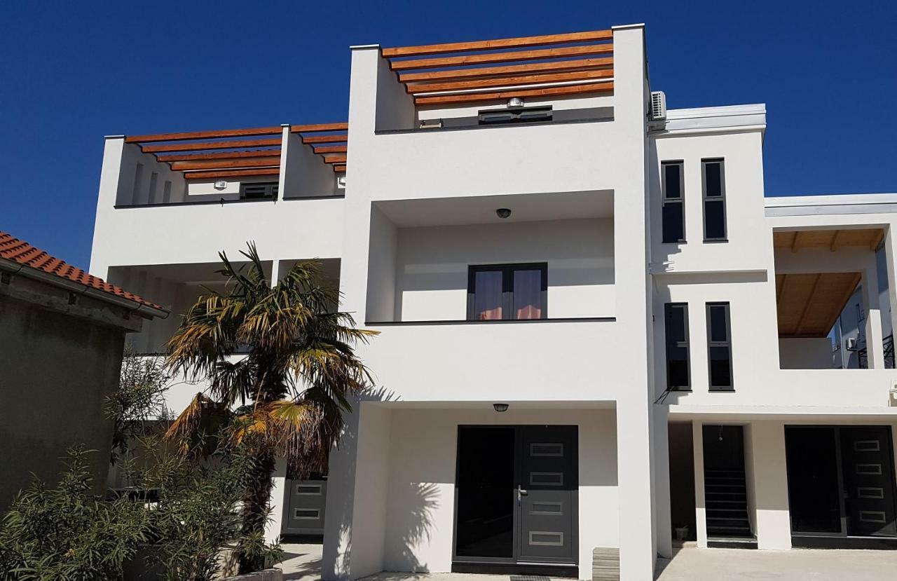 Star With Pool Apartment Biograd Na Moru