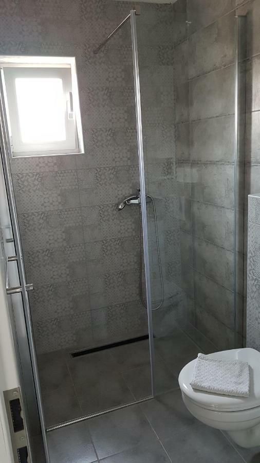 Star With Pool Apartment Biograd Na Moru