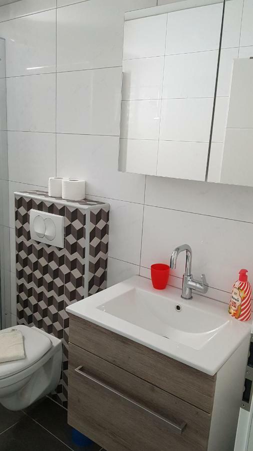 Star With Pool Apartment Biograd Na Moru