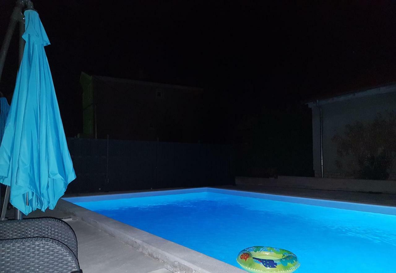 Apartment Star With Pool Biograd Na Moru