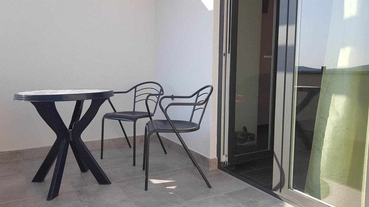 Apartment Star With Pool Biograd Na Moru